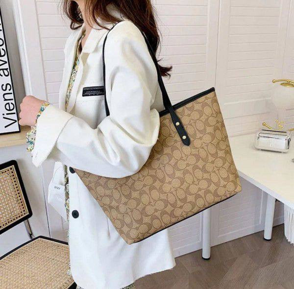 COAC H CITY TOTE WITH BOX AND DUST COVER watchlady