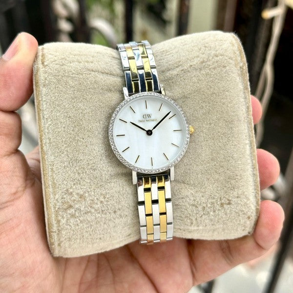 dw for her watchlady