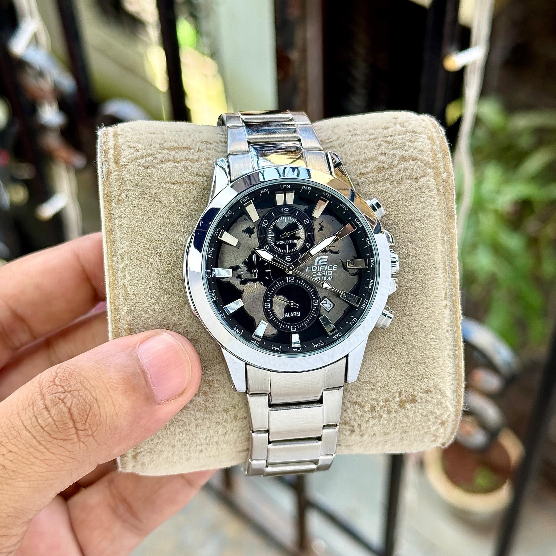 CASI O EDIFIC E EFR-303D SILVER BLACK WORLD MAP XoticCollection