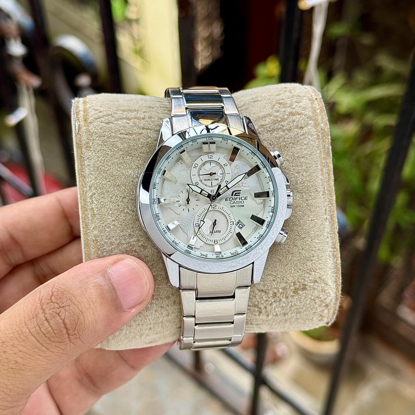 CASI O EDIFIC E EFR-303D SILVER WHITE WORLD MAP XoticCollection